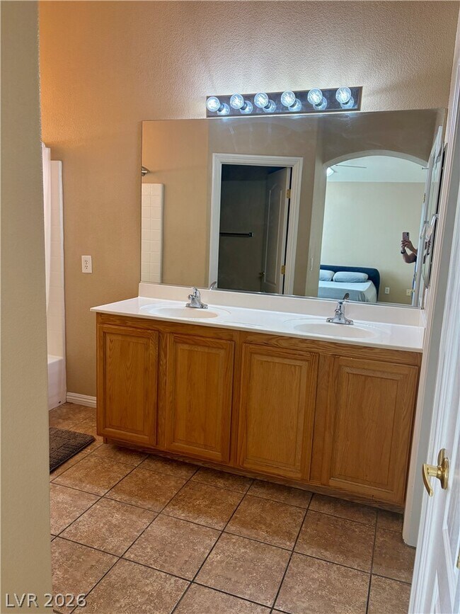 Building Photo - 2065 Scanlon Ferry Ct