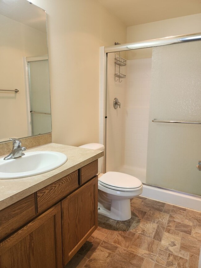 Building Photo - West Valley S. 90th 3br 2ba Double garage,...