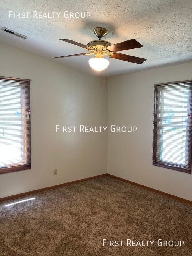 Building Photo - 1318 Lyons Rd