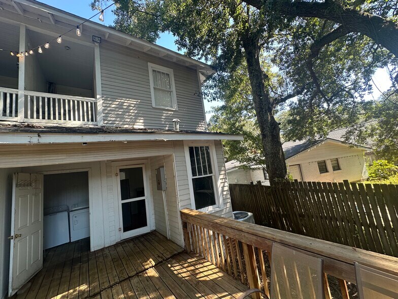 Building Photo - 262 Roper St