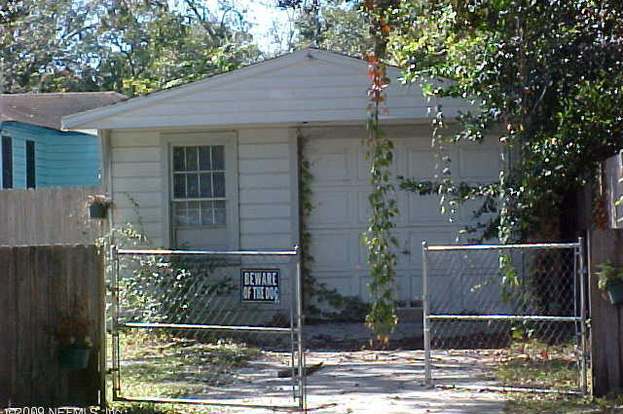 Building Photo - 9034 Tyler Ave