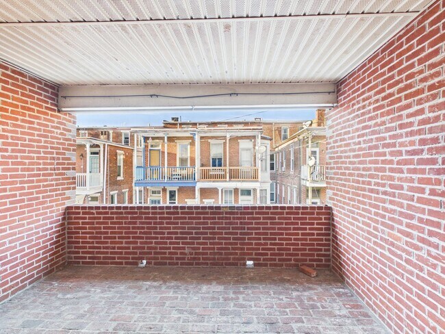 Building Photo - 1416 Lawton St