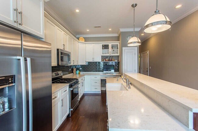 Building Photo - 1845 S State St