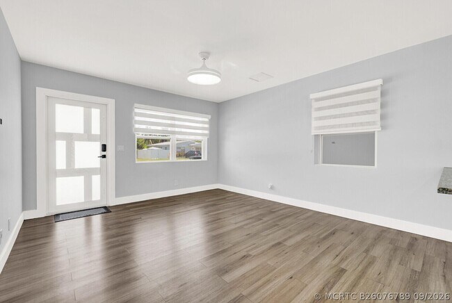Building Photo - 1134 S Ridge St