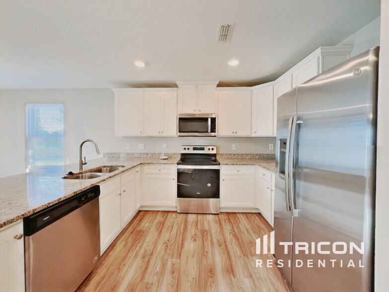 Building Photo - 2 Hazelburn Ct