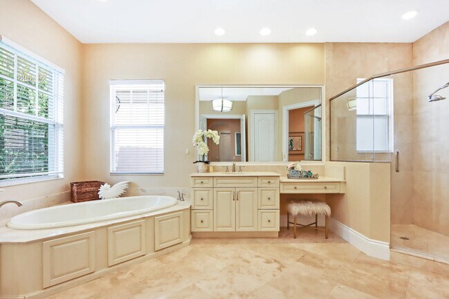 Building Photo - 124 Tulip Tree Ct