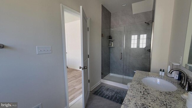 Building Photo - 41 Ways Ln