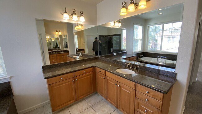 Building Photo - Mountain House Home Spacious 4 Bedroom, 3.5 Bath Home with Bonus Loft