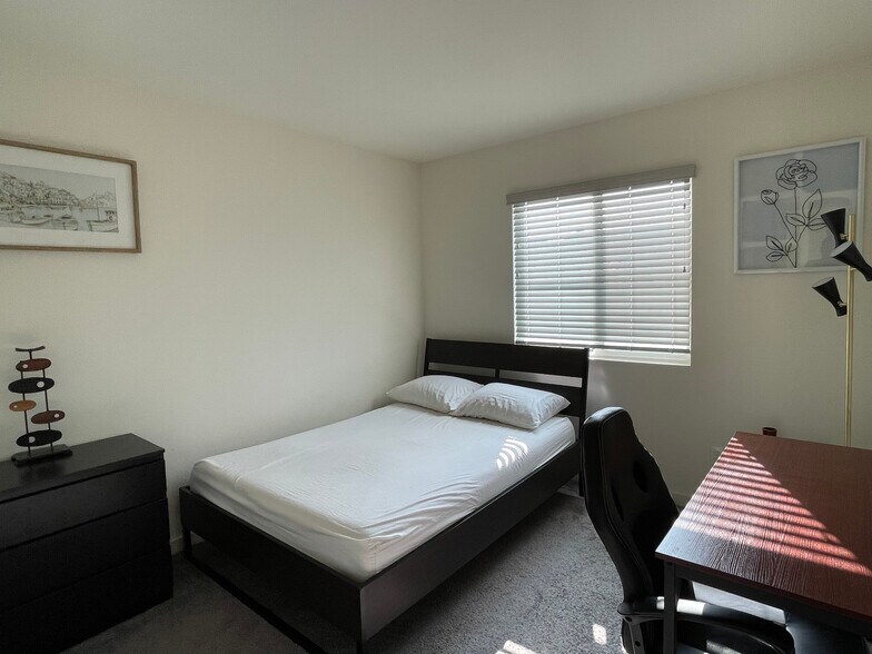 Building Photo - 27474 Basalt Way