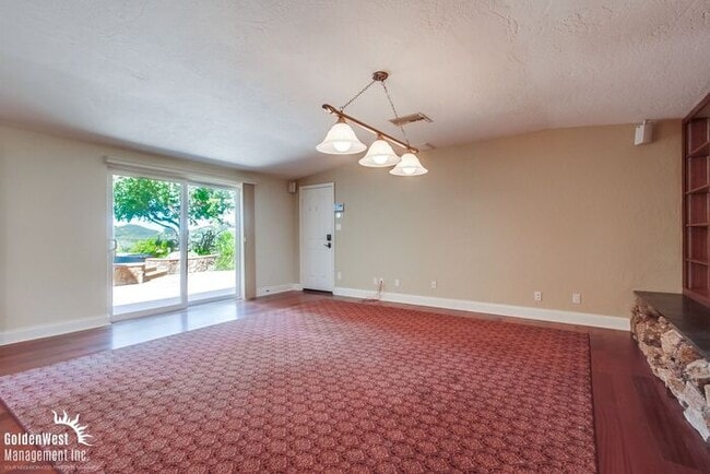 Building Photo - Luxury 4Bdm 4.5Ba Dream Home w/Wine Cellar...