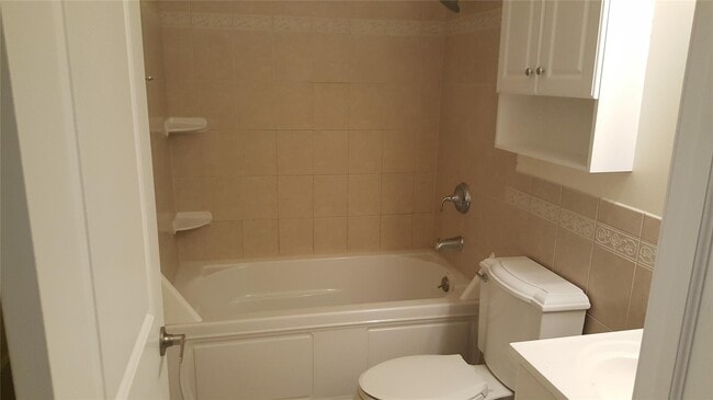 Building Photo - 45 Patterson Village Ct