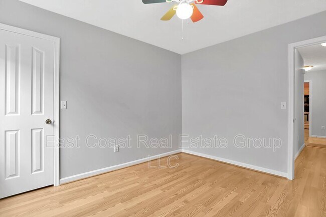 Building Photo - 184 Larkspur Ln