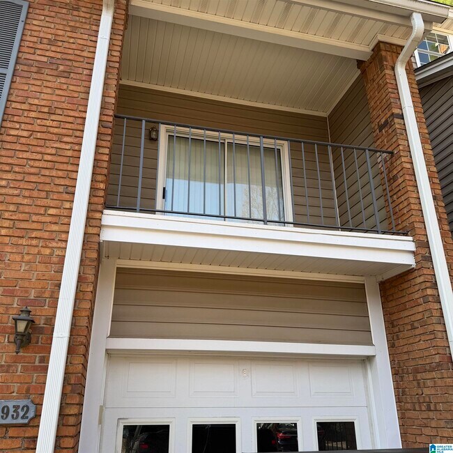 Building Photo - 1932 Waterford Pl