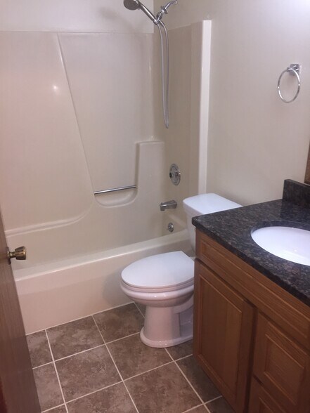Building Photo - 77 Sinykin Cir