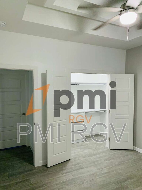 Building Photo - 805 W Garrison Dr