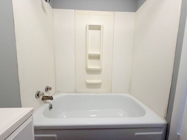 Building Photo - 230 W Jere Whitson Rd