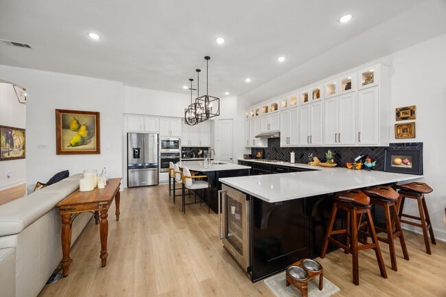 Building Photo - 17910 McClary Cardinal Dr