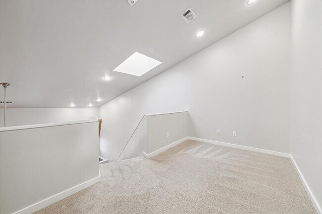 Building Photo - 1306 Arthur St
