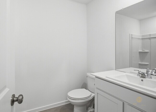 Building Photo - "Spacious 4-Bedroom Retreat with 2.5 Baths in Beautiful San Antonio!"