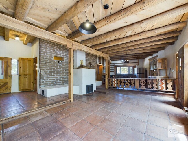 Building Photo - Green Gorge