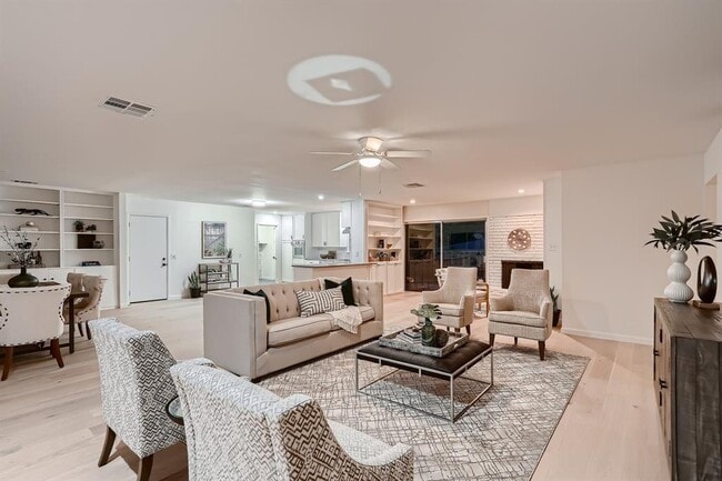 Building Photo - 5325 Western Hills Dr