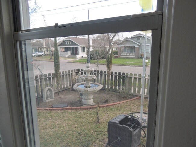 Building Photo - 3701 Bradley St