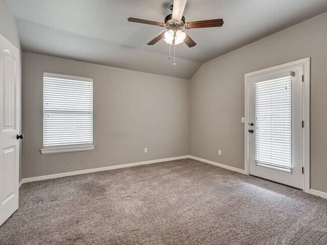 Building Photo - 8813 SW 55th St