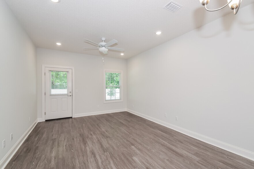 Building Photo - 1164 Walker Point Way