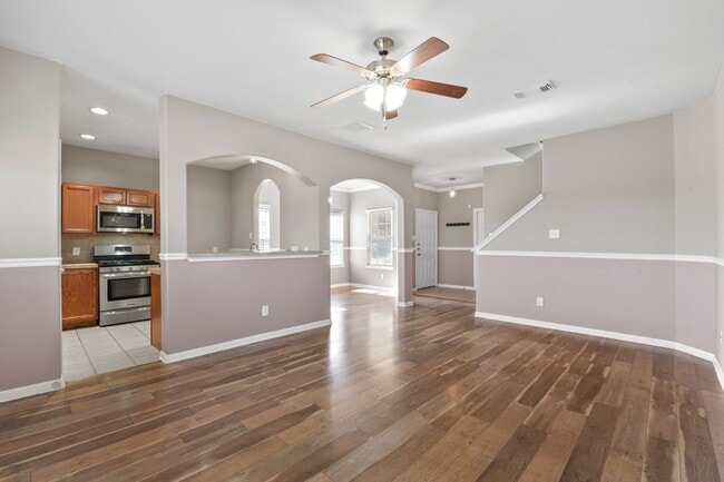 Building Photo - Stunning Corner Unit Townhome - Move-in special: Receive $100 off both your first and second mont...