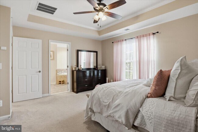 Building Photo - 45758 Winding Branch Terrace