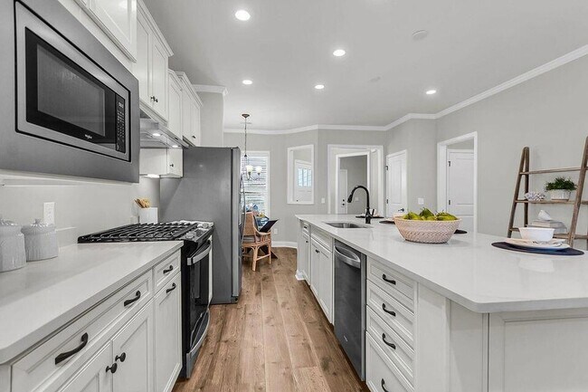 Building Photo - 214 Garden Gate Wy