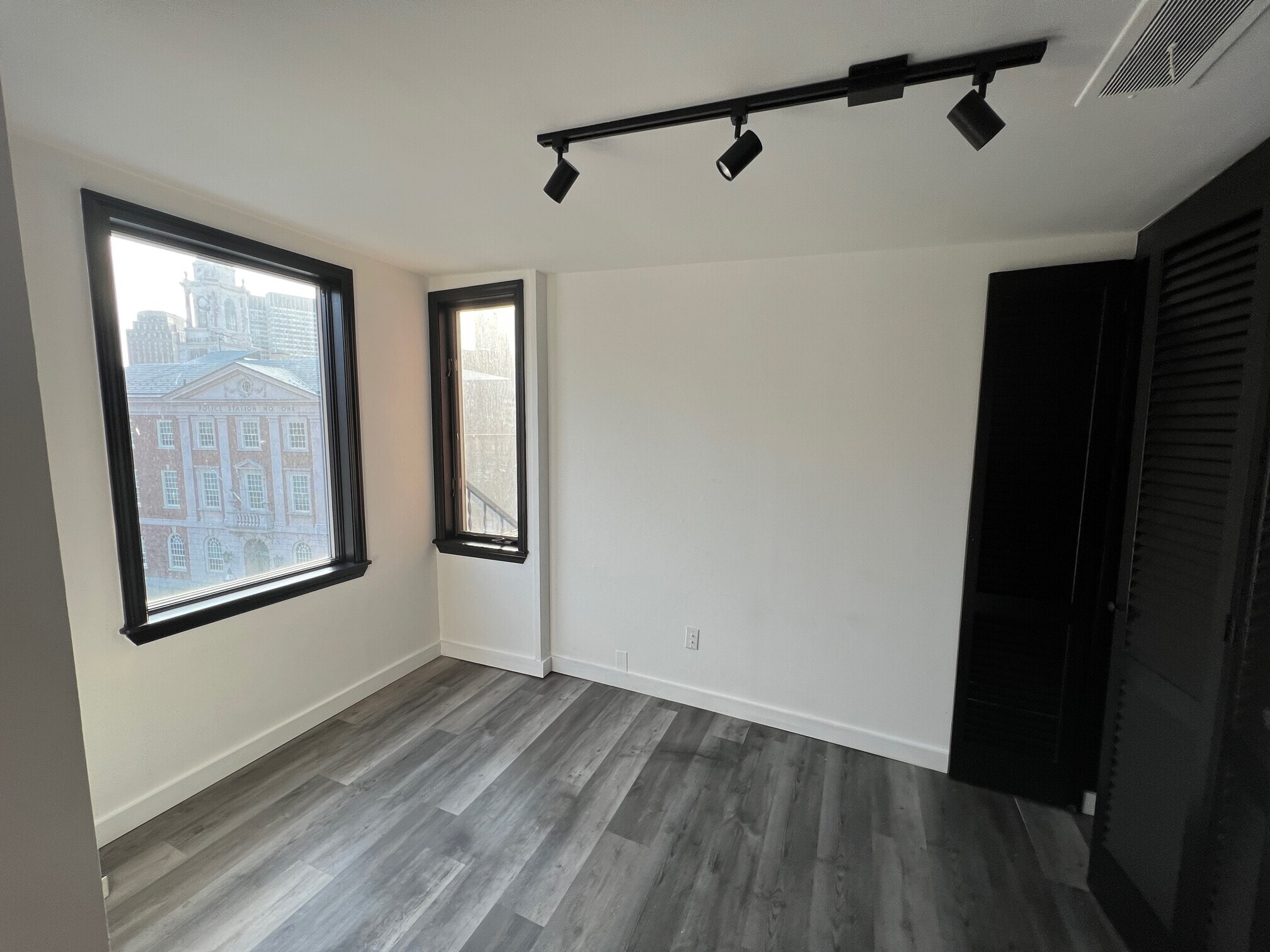 Building Photo - 148 N St