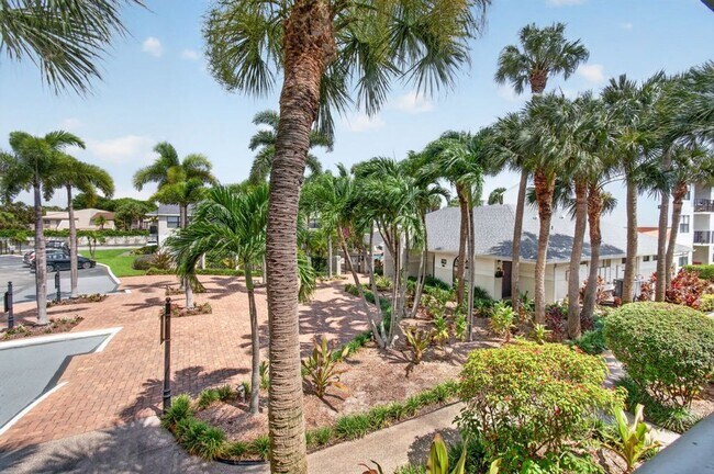 Building Photo - TWO BEDROOM TWO BATHROOM!! WATERFRONT COMMUNITY!!