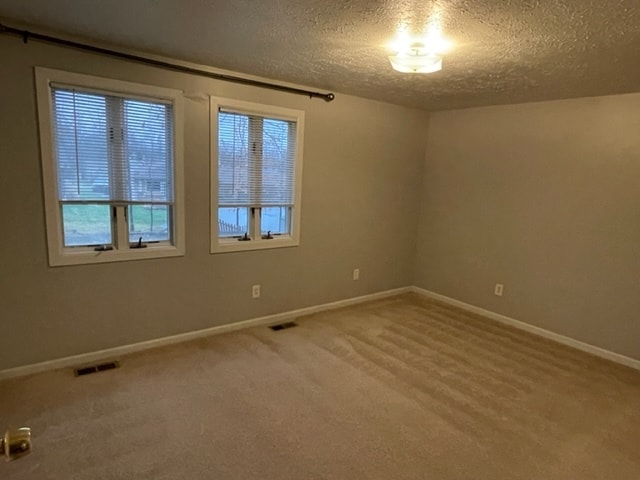 Building Photo - 4640 Dogwood Dr