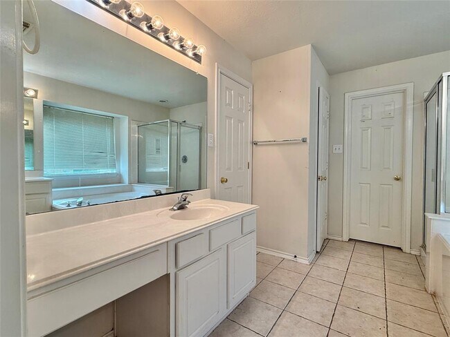 Building Photo - 110 S Merryweather Cir