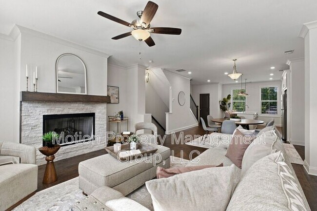Building Photo - 776 Angora Aly
