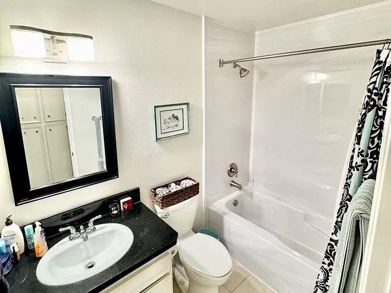 Building Photo - 4550 Bancroft St