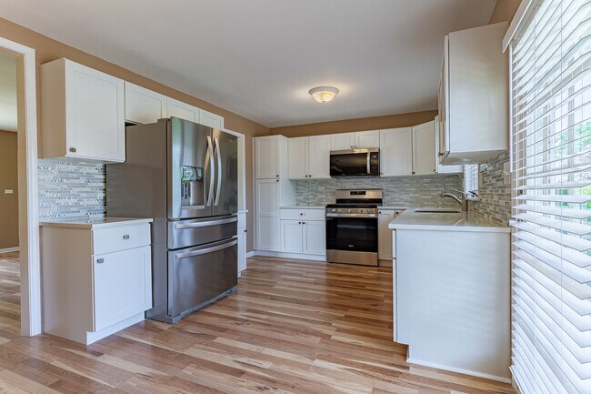 Building Photo - 620 Lamorak Dr