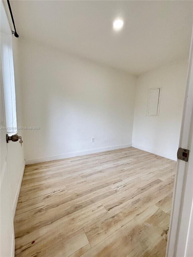 Building Photo - 3031 NW 15th St