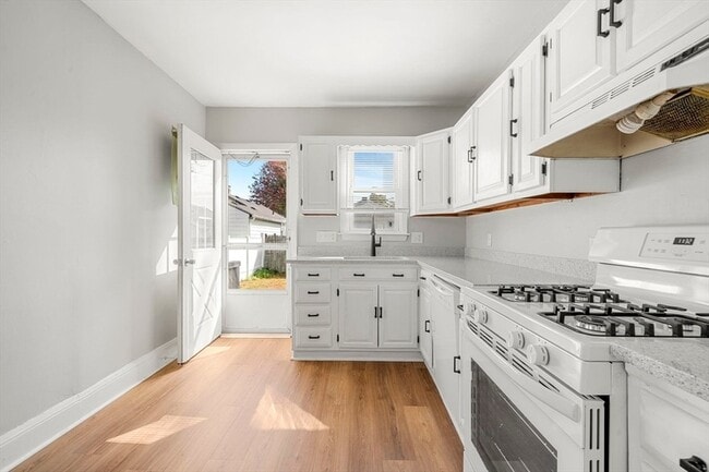 Building Photo - 82 Cliff St