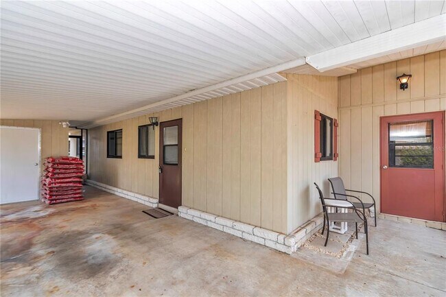 Building Photo - 10060 SW 93rd Ave
