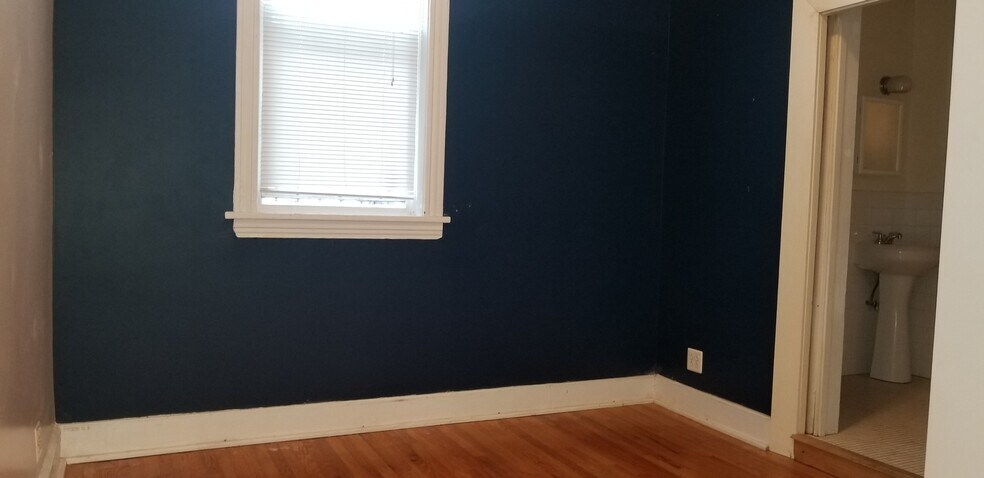 Building Photo - 905 N Rockwell St