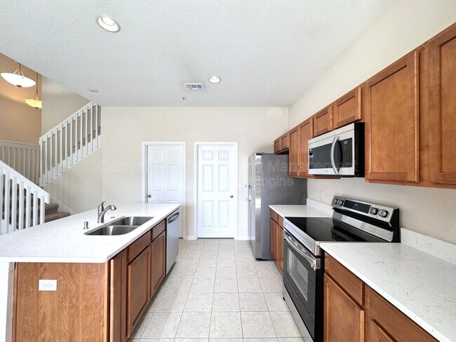 Building Photo - 10036 Moorshire Cir