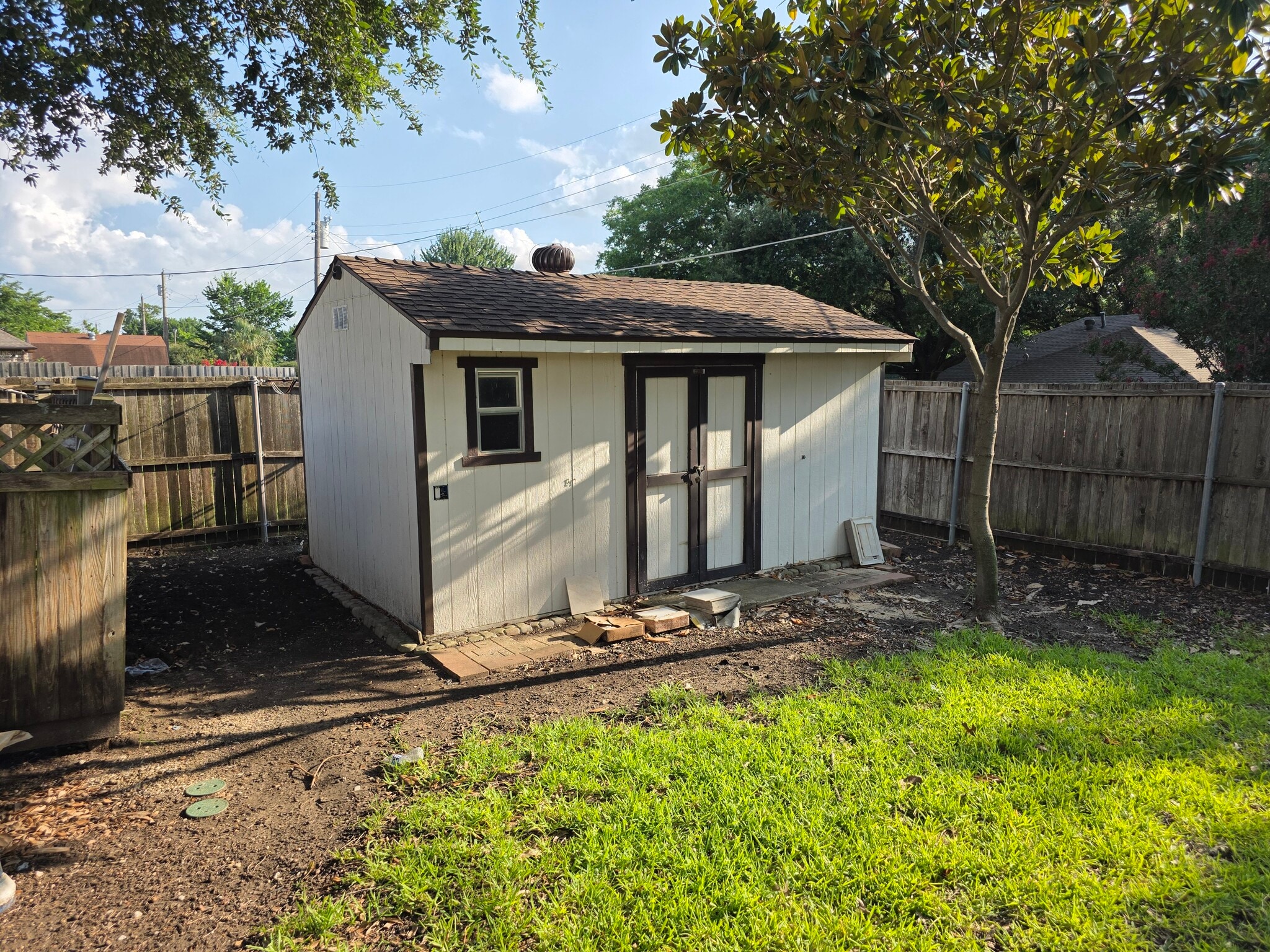 storage shed - 4301 Southridge Dr