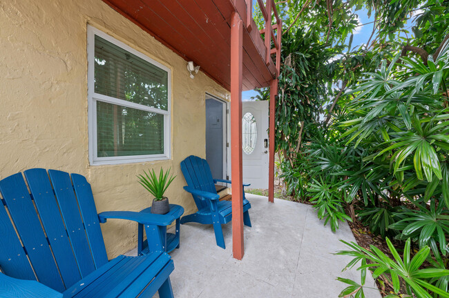 Building Photo - 420 Avenida Alegre