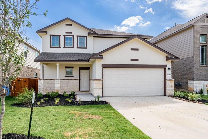 Primary Photo - 1609 Ranch House