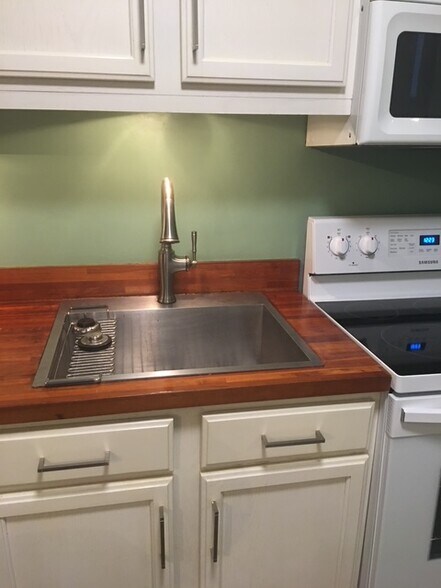 Building Photo - 201 Pensacola Beach Rd