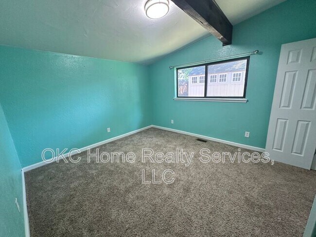 Building Photo - 11004 NW 115th St