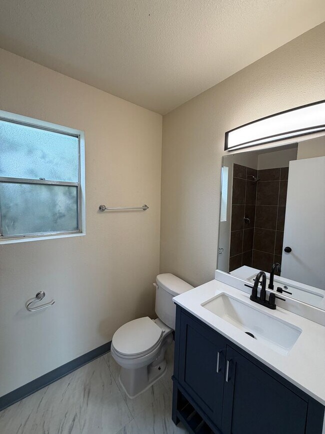 Building Photo - 3 Bedroom Updated Home Available Near Montano Rd NW & Unser Blvd NW!