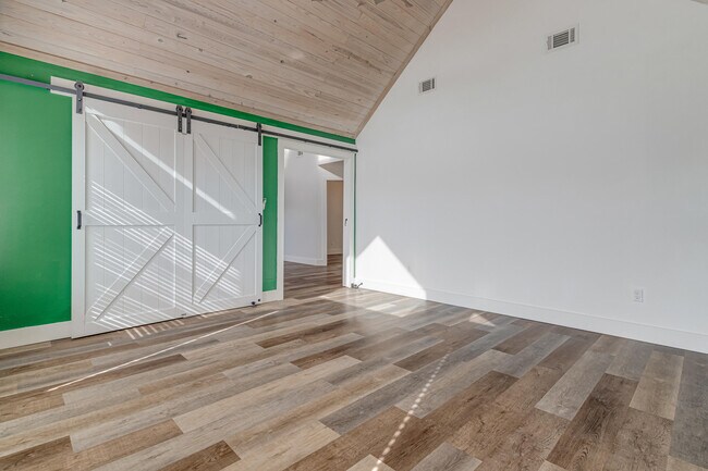 Building Photo - 10008 Calle De Palencia